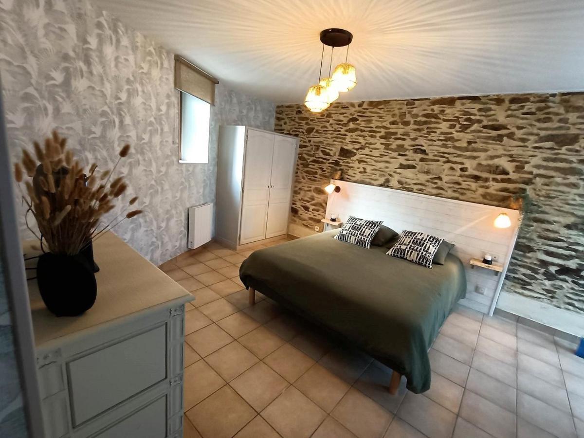 Le Moulin De Benneville Chambres D'Hotes, Petit Dejeuner Compris Cahagnes Exterior foto
